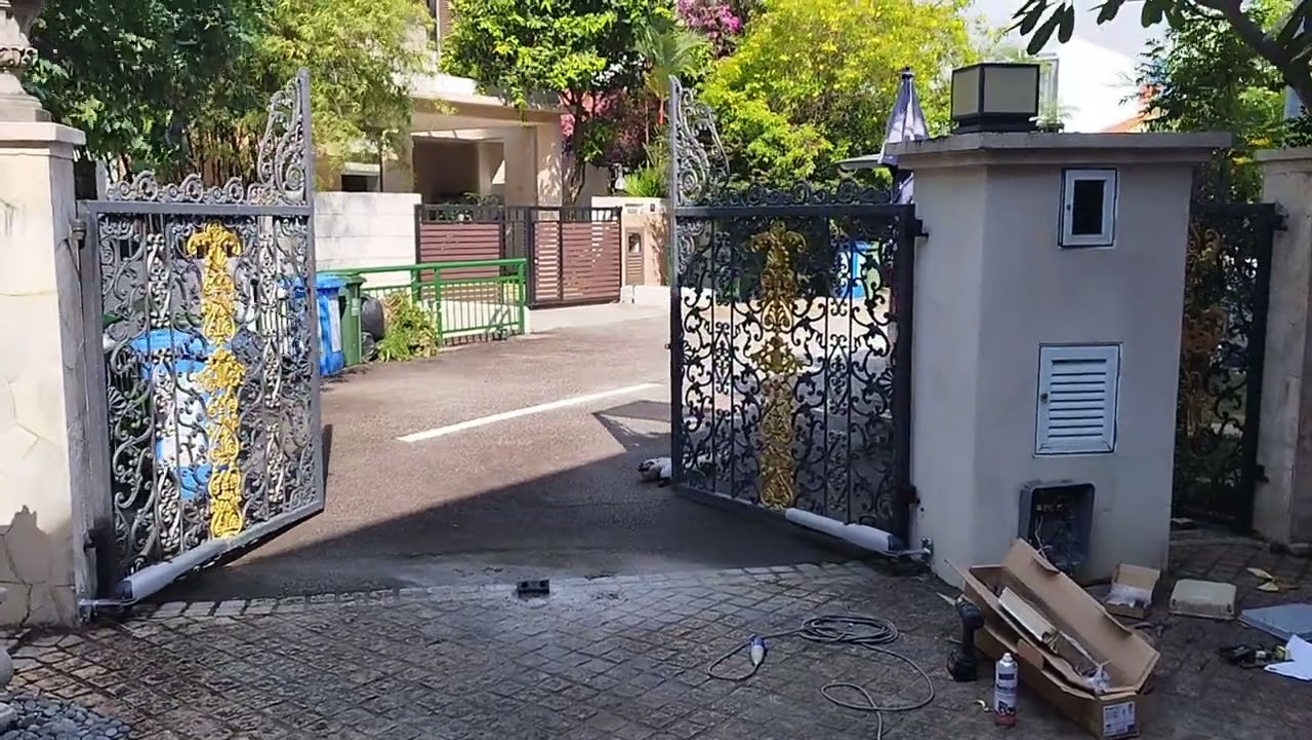 Auto Swing Gate