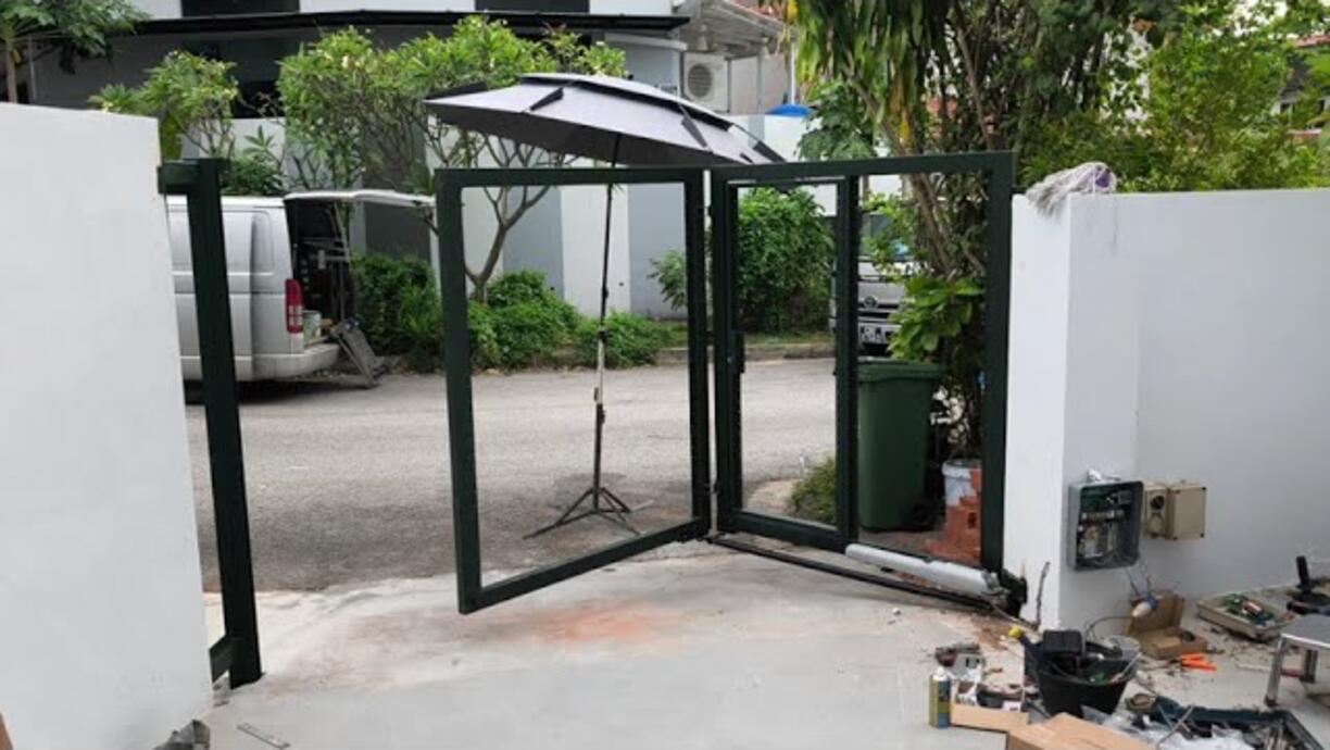 Auto Trackless Folding Gate Singapore | JL Autogate Engineering